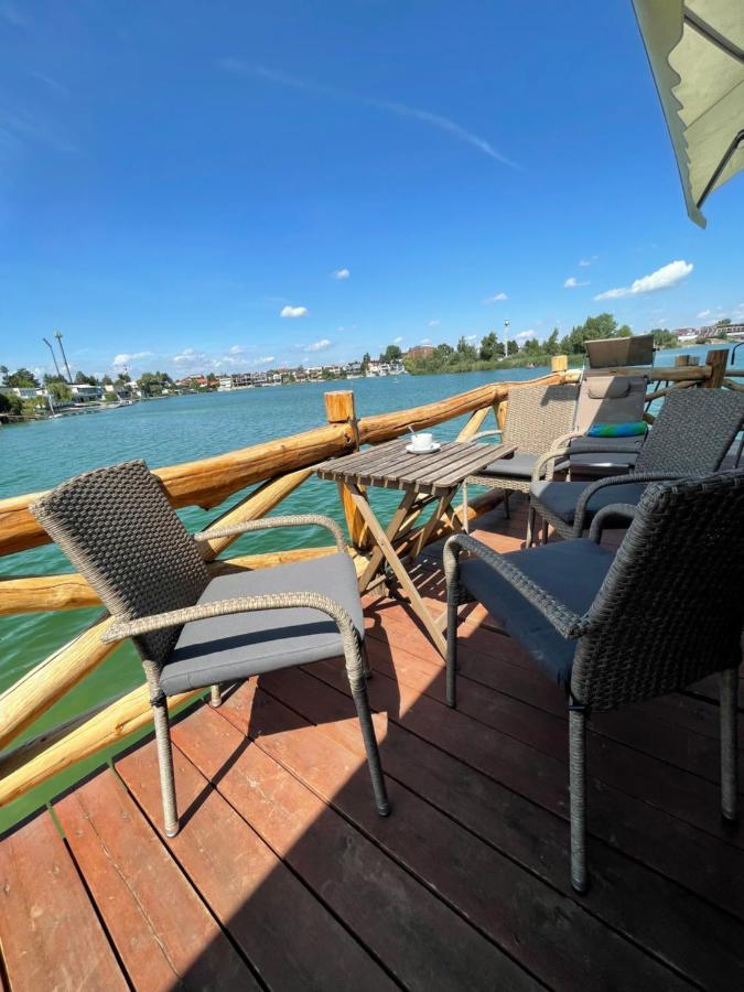 Bungalov Na Vode - Lobster Apartment เซเนซ ภายนอก รูปภาพ