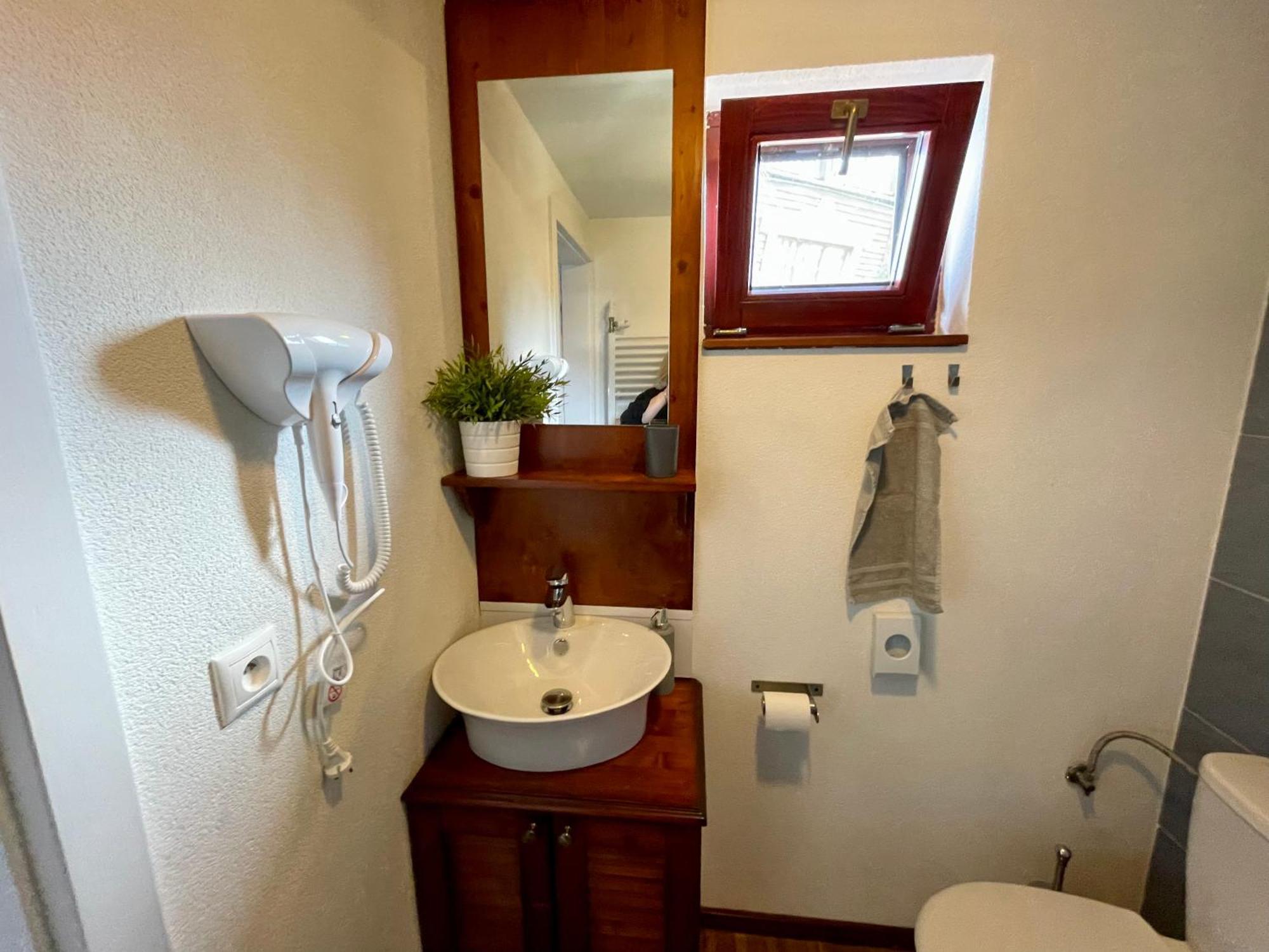 Bungalov Na Vode - Lobster Apartment เซเนซ ภายนอก รูปภาพ
